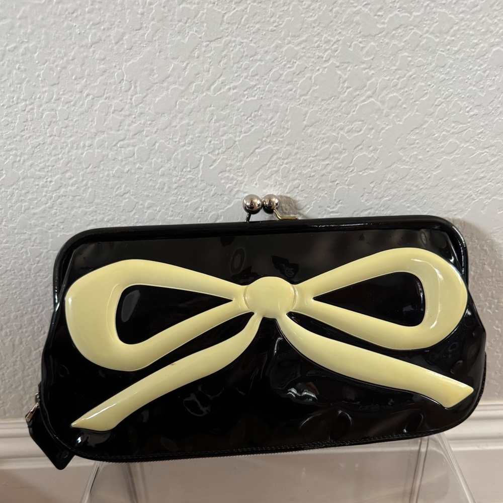 Vintage D&G Bow Clutch